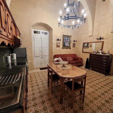 Cozy Corner House In Valletta - Authentic! Bagian luar foto