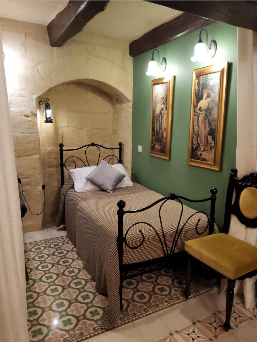 Cozy Corner House In Valletta - Authentic! Bagian luar foto