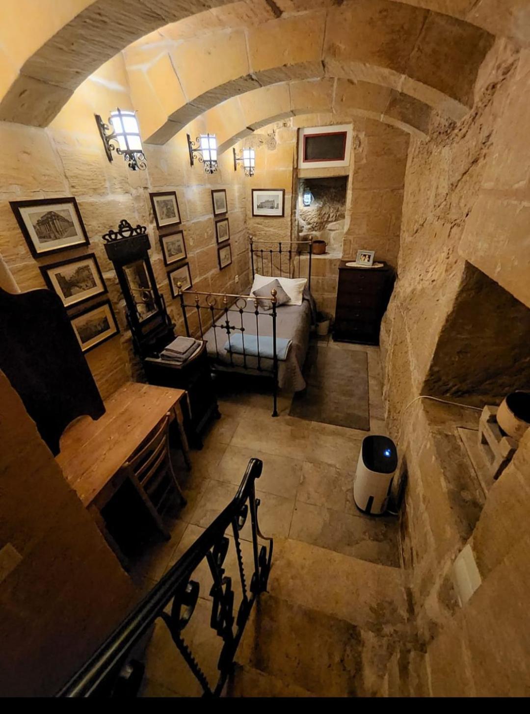 Cozy Corner House In Valletta - Authentic! Bagian luar foto